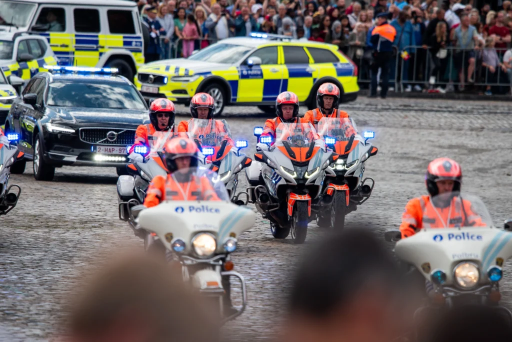 Motards de police escortant le cortège